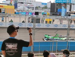 Menangkap Keseruan Formula E dengan Kamera Realme GT Neo 3T