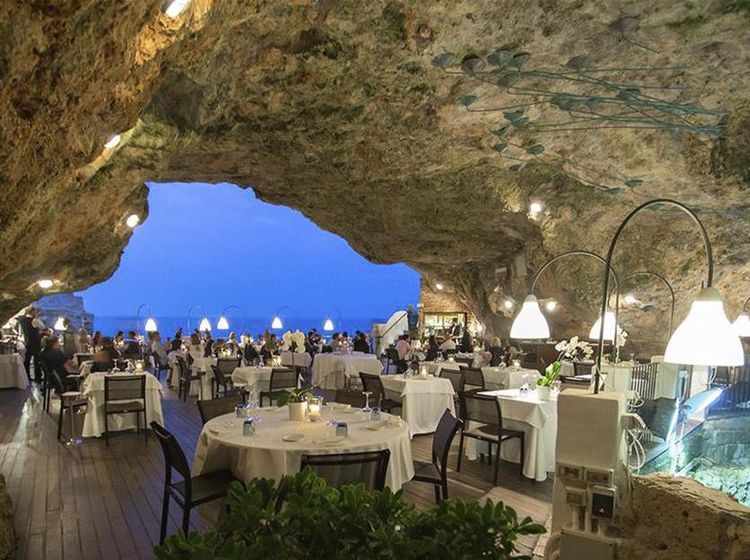 10 Potret Restoran yang Punya Konsep Nyeleneh di Dunia