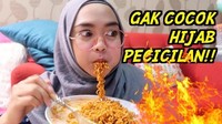 YouTube Ria Ricis dulu memiliki konten review squishy yang berbentuk lucu. Konten lainnya berupa mencicipi makanan, ia juga pernah menyantap SamYang yang pedasnya membara. Foto: Instagram @riarics1795