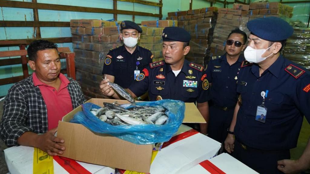 KKP Temukan Ribuan Kilogram Produk Ikan Impor Ilegal di Batam