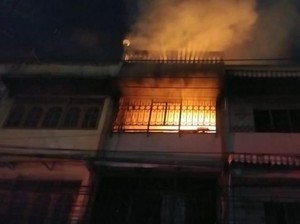 Ruko Tiga Lantai di Jalan Veteran Kota Medan Terbakar