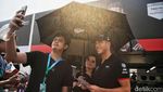 Saat Penonton Asyik Jeprat-jepret dengan Pebalap Formula E