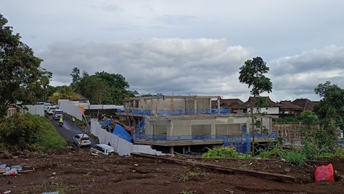 salah satu bangunan yang masih dalam proses untuk penataan kawasan Pura Agung Besakih