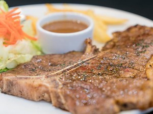 5 Tempat Makan Enak di Taman Jajan Bintaro, Ada Steak hingga Durian
