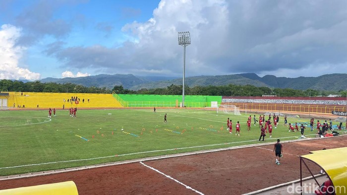 Suasana latihan PSM Makassar jelang laga melawan Sulut United di Stadion Gelora BJ Habibie Parepare.