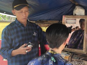 Tukang Cukur Hankai, Sederhana tapi Tak Pernah Sepi Pelanggan