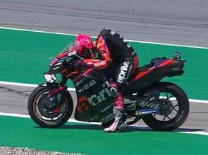 Pol Espargaro Komen Blunder Abangnya Selebrasi Duluan: Lucu Sih, tapi..