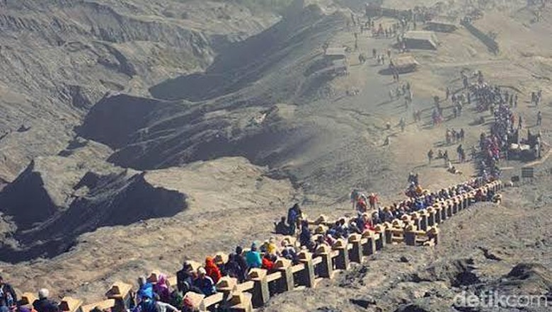 Anak tangga Gunung Bromo Anak tangga Gunung Bromo