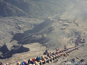 3 Larangan di Gunung Bromo