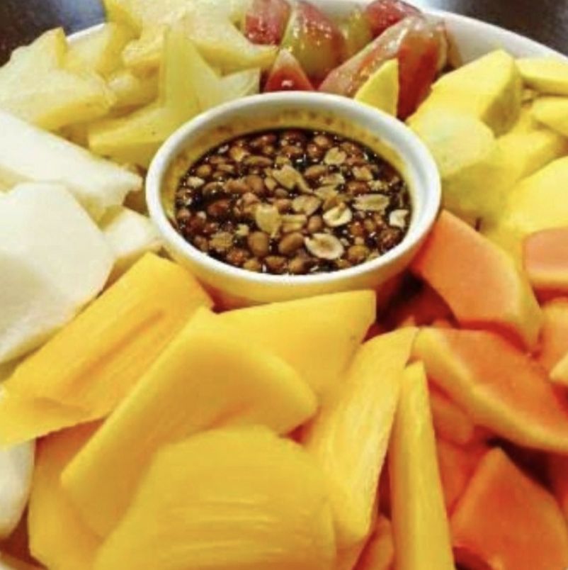 Asam Segar! 20 Rujak Buah Enak Ada di Sini