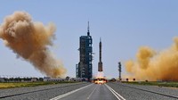 JIUQUAN, CHINA - JUNE 05: (L - R) Astronauts Cai Xuzhe, Liu Yang and Chen Dong of the Shenzhou XIV manned space mission attend a see-off ceremony at the Jiuquan Satellite Launch Center on June 5, 2022 in Jiuquan, Gansu Province of China. (Photo by VCG/VCG via Getty Images)