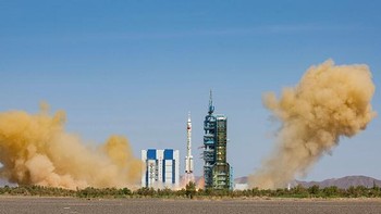 Seperti dilansir Reuters, Sabtu (4/6/2022), roket Long March-2F yang membawa pesawat luar angkasa Shenzhou-14 meluncur dari Pusat Peluncuran Satelit Jiuquan di Provinsi Gansu pada Minggu (5/6) sekitar pukul 10.44 waktu setempat.  