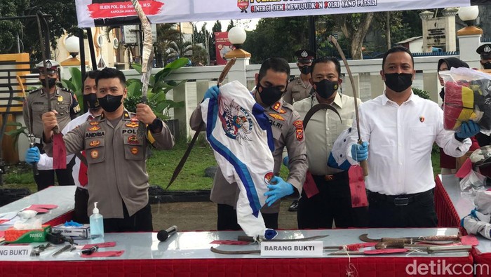 Ekspos hasil Operasi Libas Lodaya di Kota Sukabumi.
