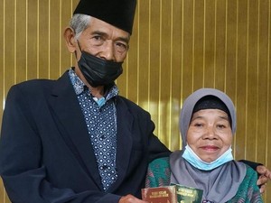 Bahagianya Keluarga Kakek-Nenek Pengantin Baru Asal Klaten: Ada Teman Ngobrol