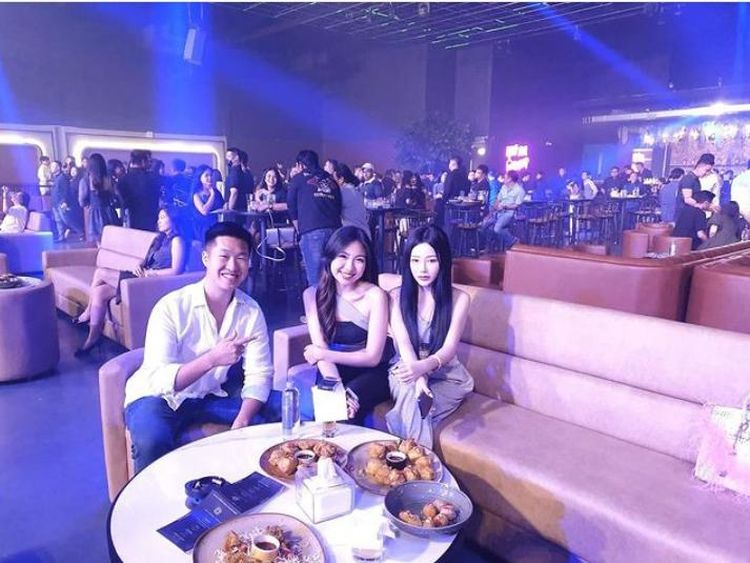 Gaya Mewah Baby Jill Saat Hangout di Bar hingga Makan di Beach Club