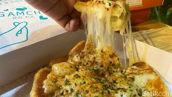 Ngemil Korean Potato Cheese Bread Pertama yang Lumer Lembut