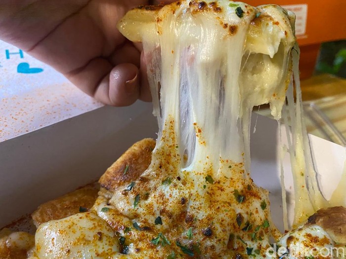 Gamchi : Lumer Lembut Korean Potato Cheese Bread Pertama di Jakarta