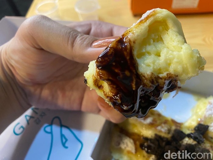 Ngemil Korean Potato Cheese Bread Pertama yang Lumer Lembut