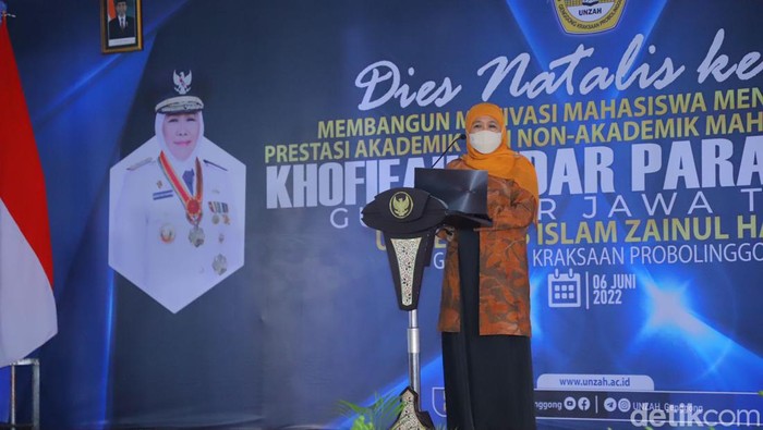 Gubernur Jatim Khofifah Indar Parawansa di Probolinggo