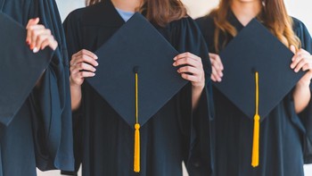 Simak! Ini Tips buat Fresh Graduate Cari Kerja biar Gajinya Sesuai Harapan