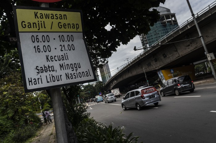 Jalur ganjil genap hari ini perlu dicek sebelum beraktivitas di kawasan Jakarta. Aturan ganjil genap Jakarta kini diperluas menjadi 26 titik.
