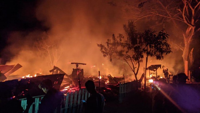 Kebakaran 5 unit di Bone akibat salah satu warga lupa mematikan kompor (Dok. Istimewa).