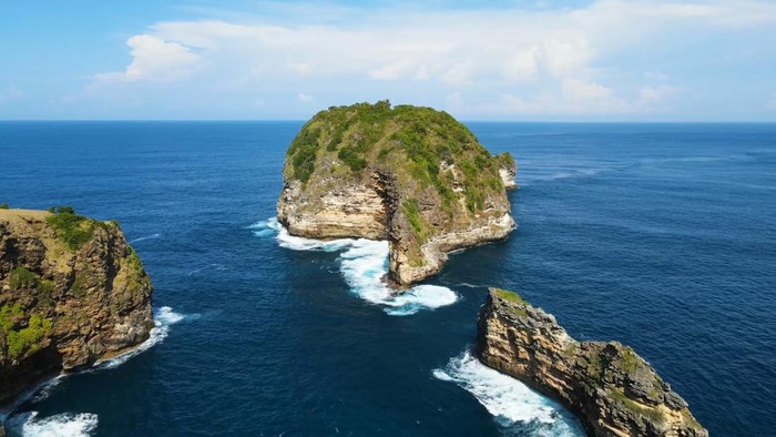 Keindahan Gili Penyu di TWA Gunung Tunak Lombok Tengah.