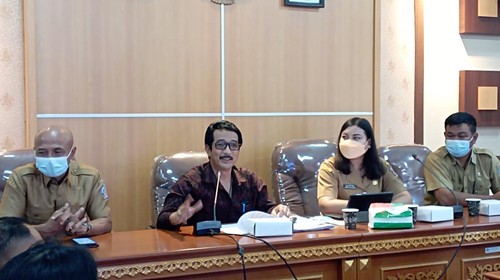 Konferensi pers penerimaan peserta didik baru (PPDB) di Disdikpora Provinsi Bali, Senin (6/6/2022).