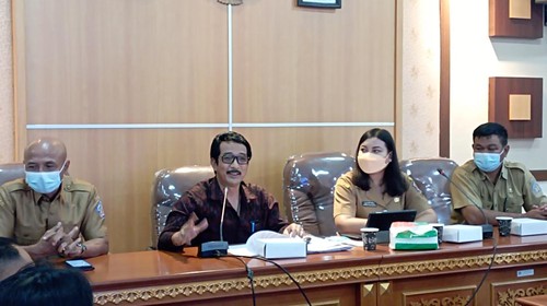 Konferensi pers penerimaan peserta didik baru (PPDB) SMA/SMK di Disdikpora Provinsi Bali.