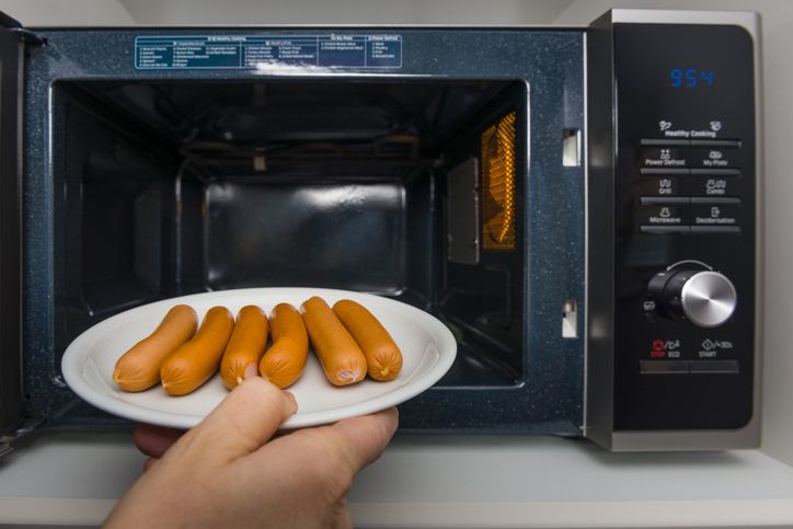 Makanan yang Berbahaya jika di Microwave