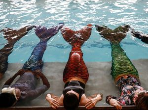 Ada-ada Saja, di Afsel Ada Sekolah Renang Berkostum Putri Duyung
