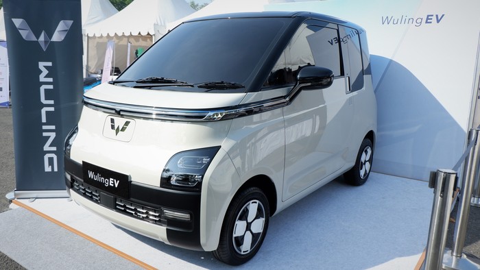 Mobil Listrik Wuling Dipamerkan di Borobudur