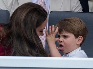 Arti Pangeran Louis Julurkan Lidah ke Kate Middleton saat Platinum Jubilee