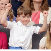 Goyangan imut Pangeran Louis. Foto: Getty Images