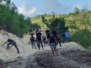 Program TMMD Hadir di Nusa Penida, Buka Akses Jalan di Bukit Berbatu