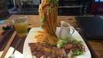 Bikin Bingung! 10 Makanan Ini Disajikan dengan Cara Tak Biasa