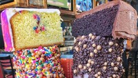 Cocok untuk penggemar rasa manis, ada kafe yang menyajikan minuman luar biasa manisnya. Bahkan di atas gelasnya ada sepotong kue yang uniknya, tidak jatuh saat diangkat. Foto: Brightside