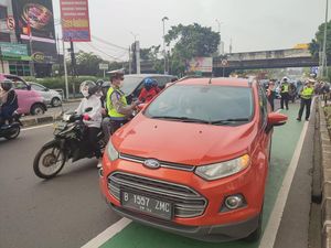 Antar Anak ke RS, Mobil Pelat Ganjil Diizinkan Melintas Gage Fatmawati Jaksel