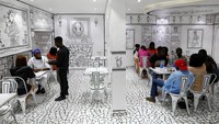 Resto Nigeria ini memadukan santapan Afrika dengan seni Mesir. Berjalan ke restoran di jantung Lagos ini memberi pengunjung ilusi berjalan ke buku mewarnai raksasa.
