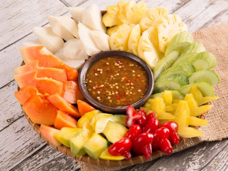 Asam Segar! 20 Rujak Buah Enak Ada di Sini