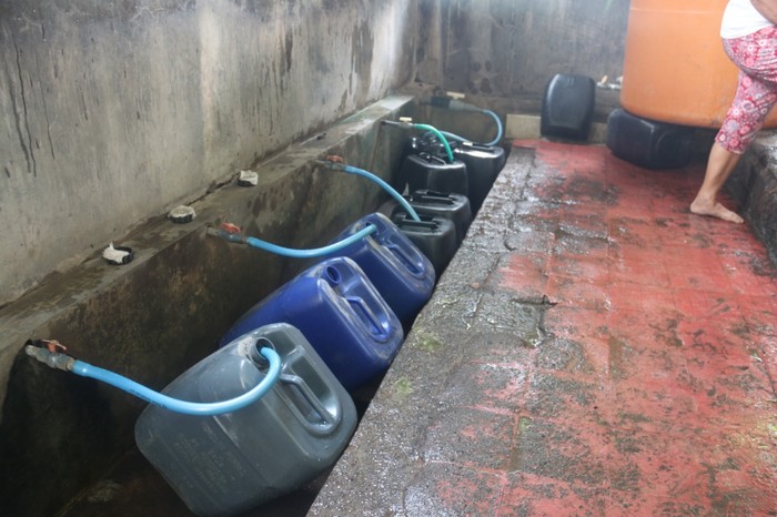 sumber mata air alami untuk air minum, Desa Sanggalangit, Kecamatan Gerokgak, Buleleng