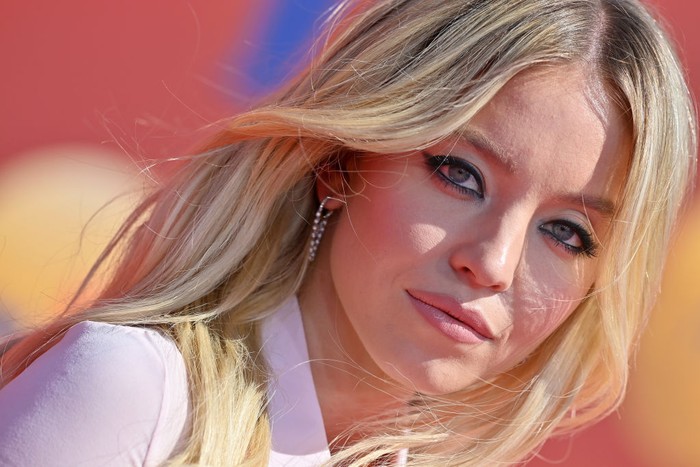 Sydney Sweeney SANTA MONICA, CALIFORNIA - JUNE 05: Sydney Sweeney attends the 2022 MTV Movie & TV Awards at Barker Hangar on June 05, 2022 in Santa Monica, California. (Photo by Axelle/Bauer-Griffin/FilmMagic)