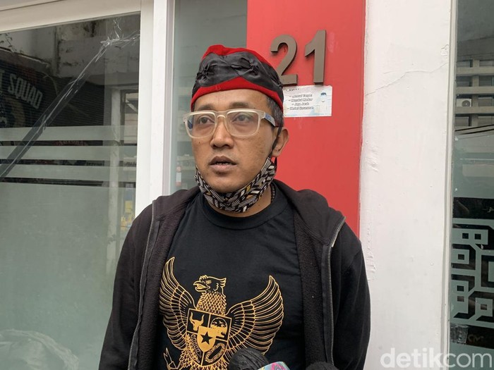 Teddy Pardiyana suami mendiang Lina Jubaedah