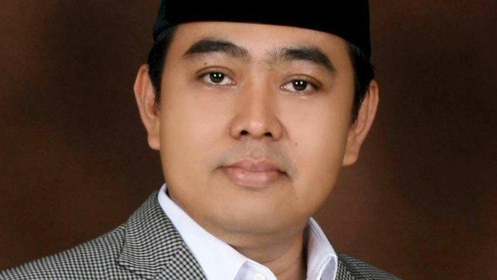 Tholabi Kharlie