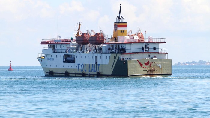 KM Sabuk Nusantara 85 resmi mendapatkan tambahan rute pelayaran ke wilayah Pangkajene dan Kepulauan, Sulawesi Selatan, Makasar, senin (6/6). Menjawab surat permintaan Pemda setempat, Kementerian Perhubungan menugaskan PT PELNI untuk memasukan Pangkajene dan Kepulauan ke dalam rute reguler KM Sabuk Nusantara 85. Dengan tambahan ini, wilayah tersebut dilayani oleh dua kapal perintis dan diharapkan dapat meningkatkan perekonomian masyarakat.