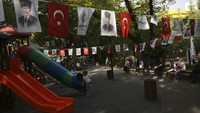 Mayoritas warga Turki sudah menggunakan penyebutan Turkiye. Namun nama yang berbau Inggris, Turki, juga banyak digunakan di wilayah negara itu sendiri. AP Photo/Burhan Ozbilici  