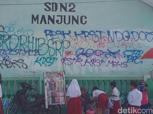 Parah! 2 SD di Klaten Ini Jadi Korban Vandalisme, Tembok Penuh Coretan