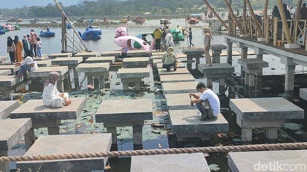 Wajah baru objek wisata Situ Bagendit di Garut