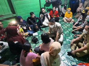Bantuan Mengalir untuk Siswi SD Sebatang Kara Diusir Guru gegara Seragam-HP