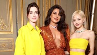 Kini akhirnya Priyanka Chopra, Lisa BLACKPINK, dan Anne Hathaway bertemu dalam sebuah event bertajuk BVLGARI EDEN THE GARDEN OF WONDERS. (Foto: Getty Images for Bulgari/Daniele Venturelli) 